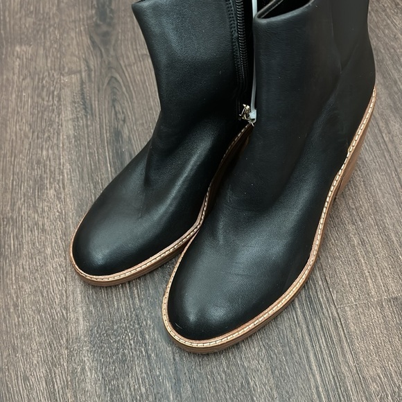 New! Marc Fisher ML Haleena Black Leather Ankle Boots - Size 9🫧 - Picture 5 of 7